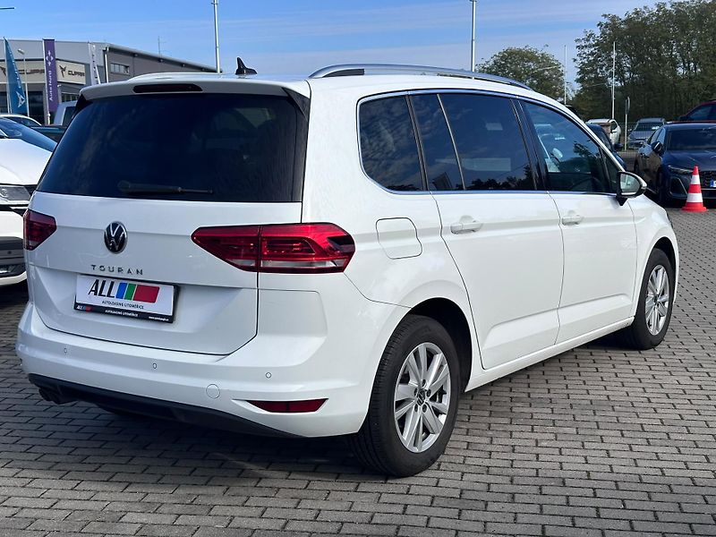 Volkswagen Touran 2.0 TDI 110kW DSG Highline - fotka 2 z 21
