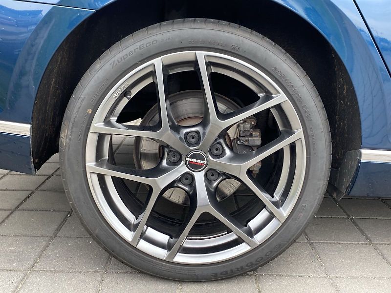 Volkswagen Passat (2019) 2.0 TDI DSG - fotka 30 z 34