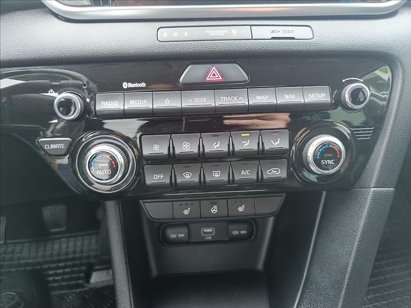 Kia Sportage 1,6 T-GDi 4x4 TOP - fotka 15 z 19
