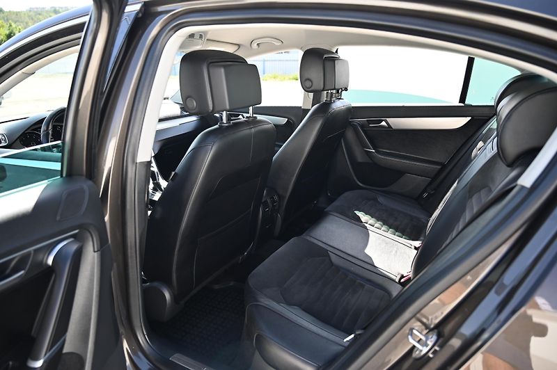 Volkswagen Passat 2.0TSI 155KW DSG Highline 7/14 - fotka 32 z 44