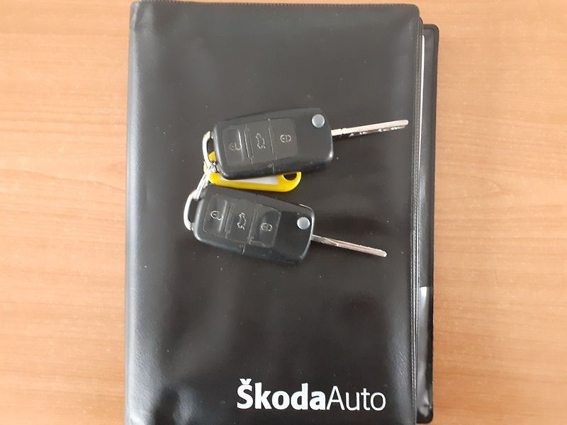 Škoda Octavia (2009) KOMBI 1.6 MPi - fotka 17 z 31