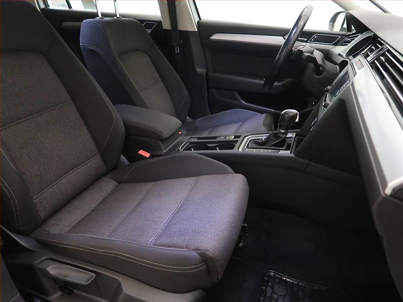 Volkswagen Passat (2015) Comfortline 2.0 TDI, Automat - fotka 9 z 12