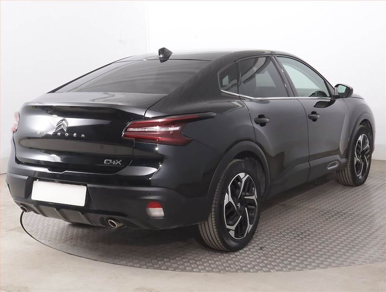 Citroën C4 (2023) 1.2 PureTech, Automat - fotka 5 z 17