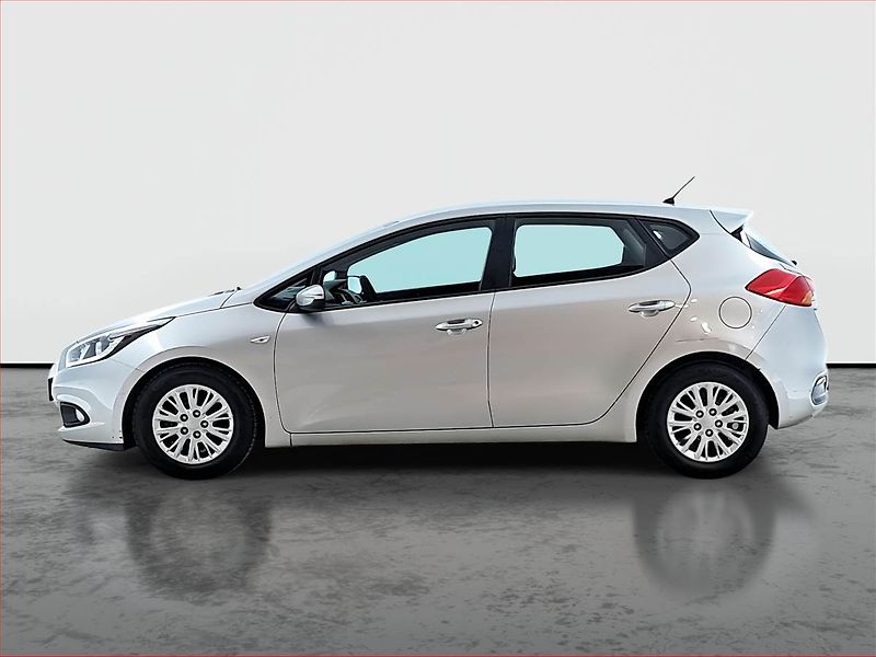 Kia Ceed (2013) 1.6 GDI, ČR,1.maj, Serv.kniha - fotka 3 z 17