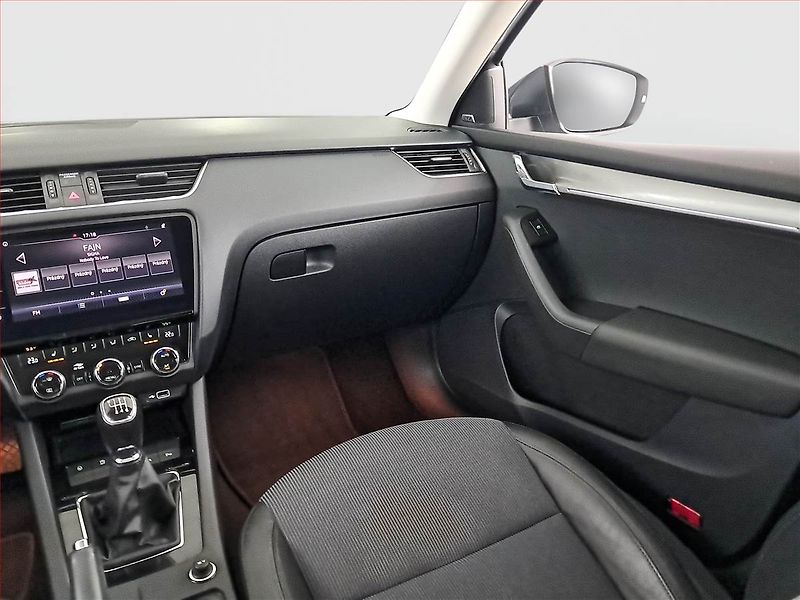 Škoda Octavia (2018) Style Plus 1.0 TSI, Serv.kniha - fotka 8 z 22