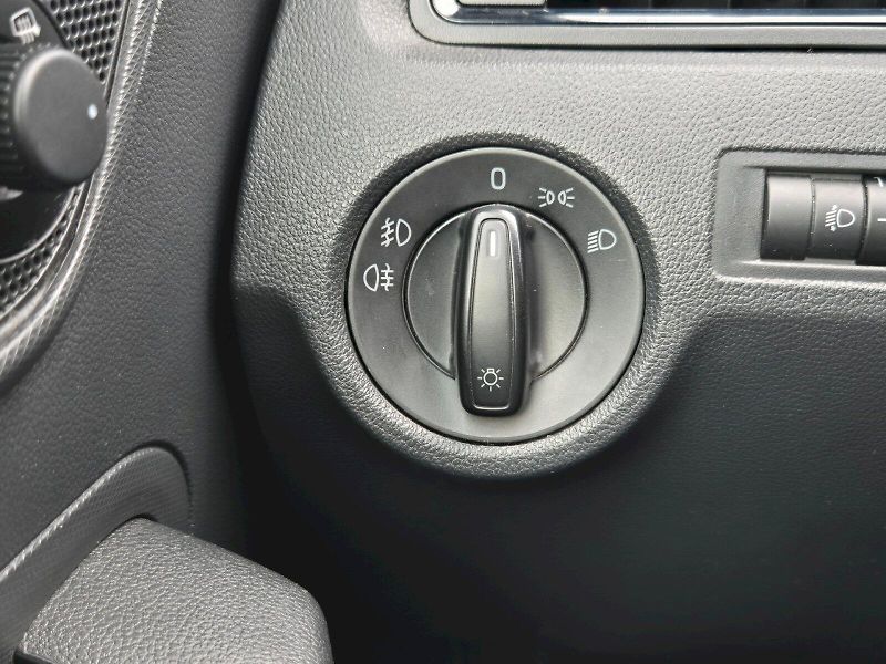 Škoda Rapid (2013) Ambition 1.6 TDI 77 kW 5°manuá - fotka 26 z 27