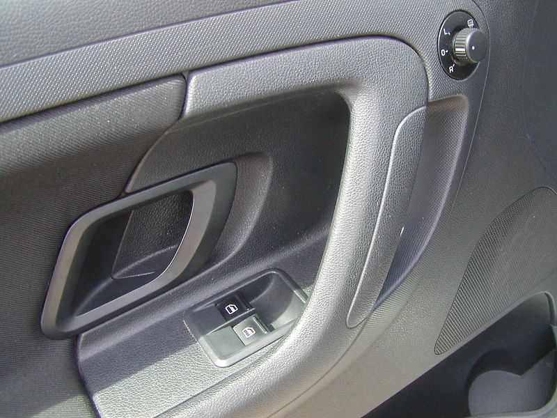 Škoda Fabia (2012) 1.6TDi,AMBIENTE, CLIMATRONIC!! - fotka 12 z 33