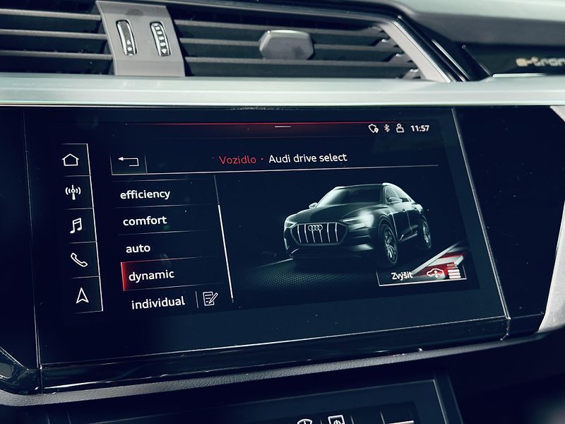 Audi e-tron (2020) 55*S-LINE*QUATTRO*REZERVACE - fotka 30 z 45