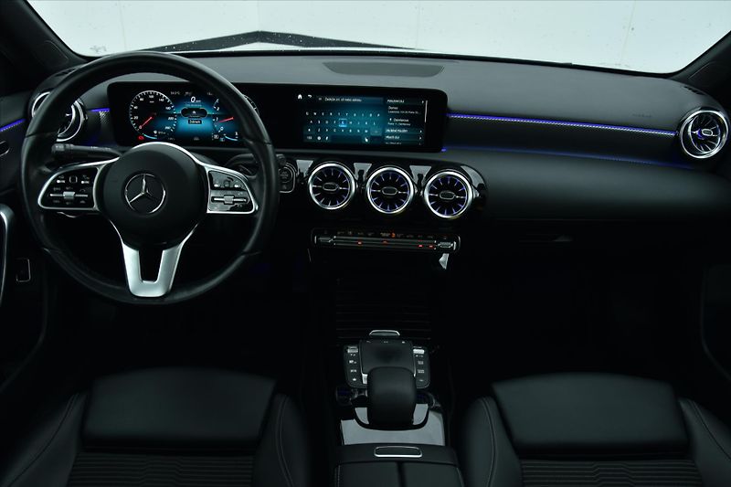 Mercedes-Benz Třídy A 250i 165kW NAVI PANORAMA ČR - fotka 13 z 28