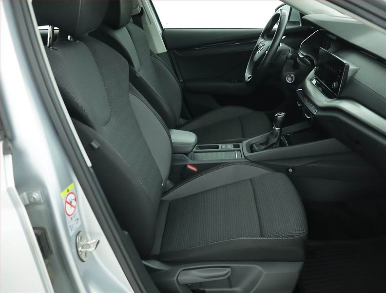 Škoda Octavia (2022) Ambition 2.0 TDI, ČR,1.maj - fotka 9 z 15