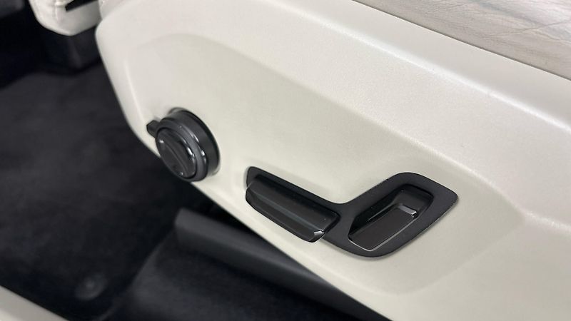 Volvo XC90 2.0 B5 AUT AWD Inscription - fotka 22 z 33