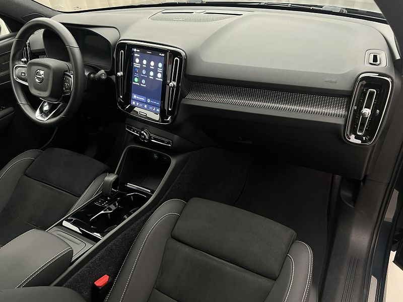 Volvo XC40 RECHARGE PRO AUT - fotka 21 z 44