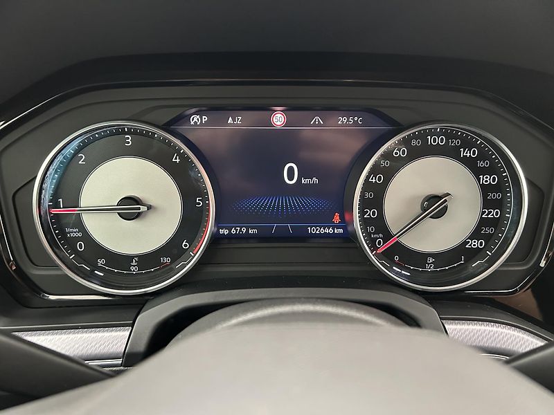 Volkswagen Touareg 3.0 TDi 4x4 R-Line - fotka 9 z 29