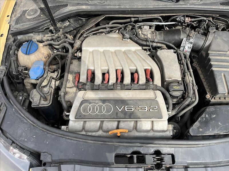 Audi A3 3,2 i V6 184KW 4x4  Sportback - fotka 35 z 45