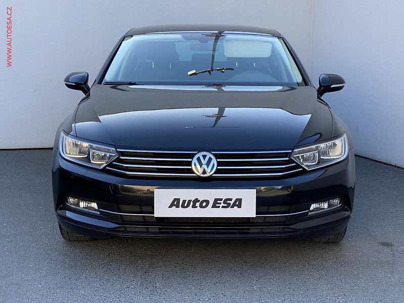 Volkswagen Passat (2015) 1.4 TSi, Comfortline, navi - fotka 2 z 18