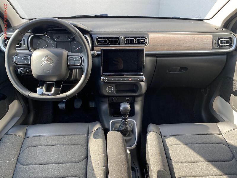 Citroën C3 (2022) 1.2 PT, Shine, LED, navi - fotka 8 z 19