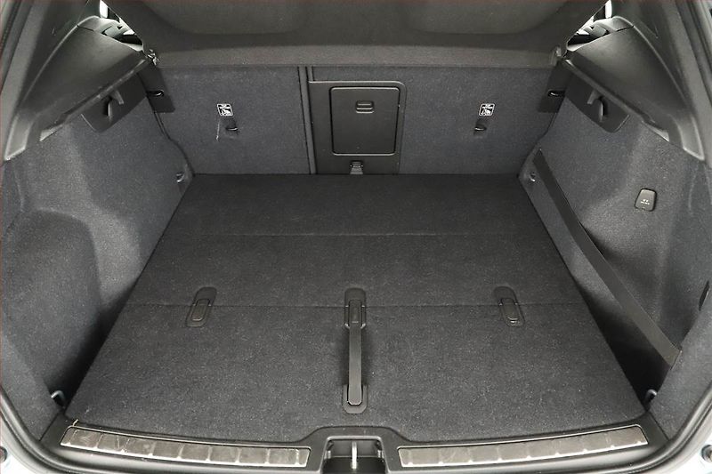 Volvo XC40 (2019) Inscription D3 - fotka 16 z 17