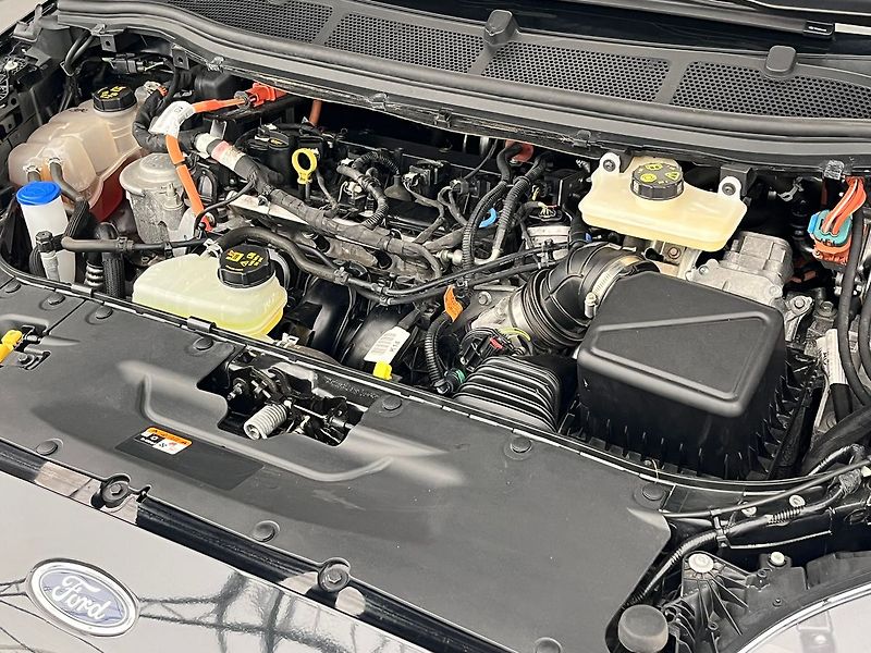 Ford S-MAX 2,5 HEV Titanium 7míst - fotka 39 z 70
