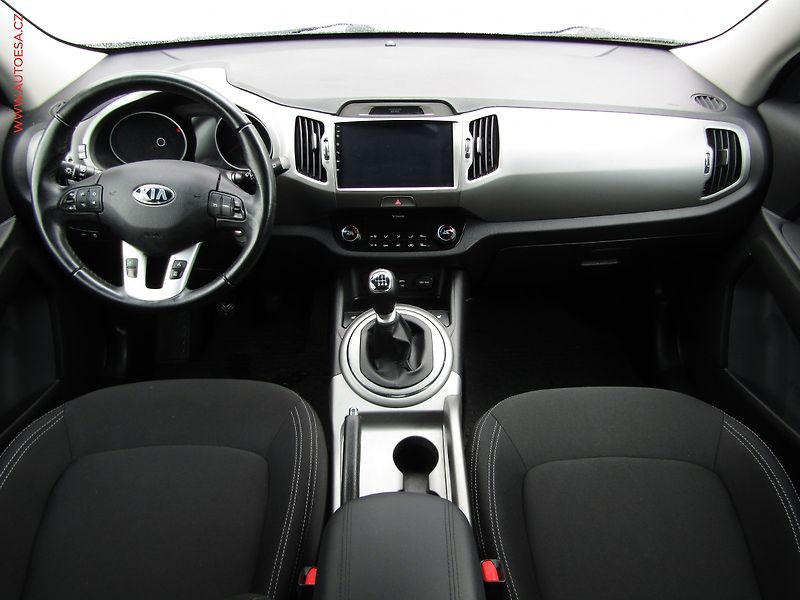 Kia Sportage (2015) 1.7CRDi, ČR, AC, park. kamera - fotka 8 z 23