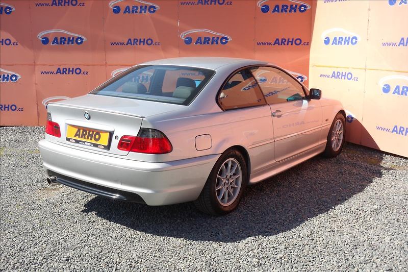 BMW Řada 3 318 Ci, SERVISNÍ KNIHA. - fotka 7 z 35