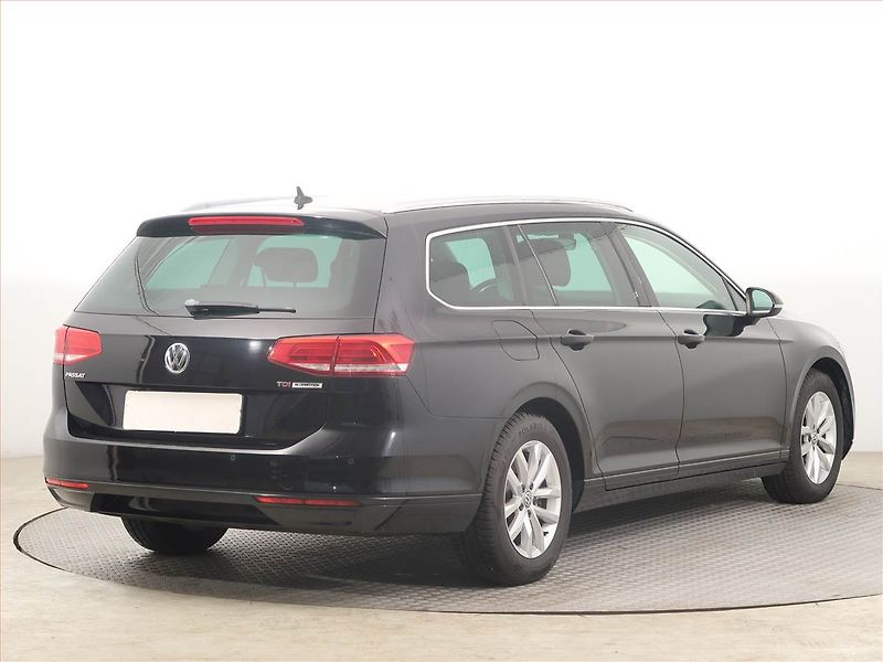 Volkswagen Passat (2015) Comfortline 1.6 TDI, Navi - fotka 5 z 14