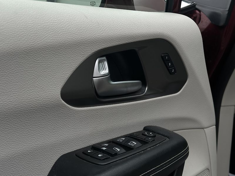 Chrysler Pacifica (2021) Chrysler Pacifica 2021 - fotka 16 z 22