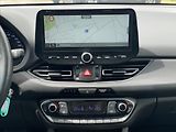 Hyundai i30 1,5 T-GDI DCT Family Smart NAV - náhled 11