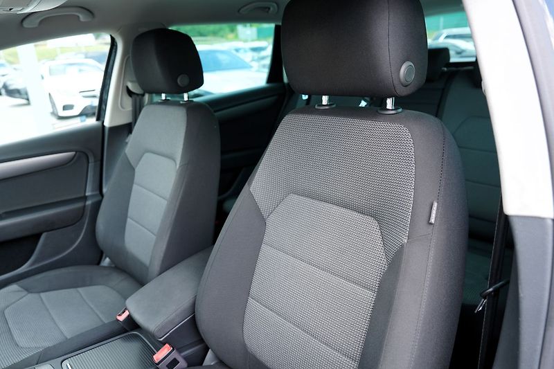 Volkswagen Passat 2.0 TDI DSG 140PS/Al.kola/xeno - fotka 22 z 37