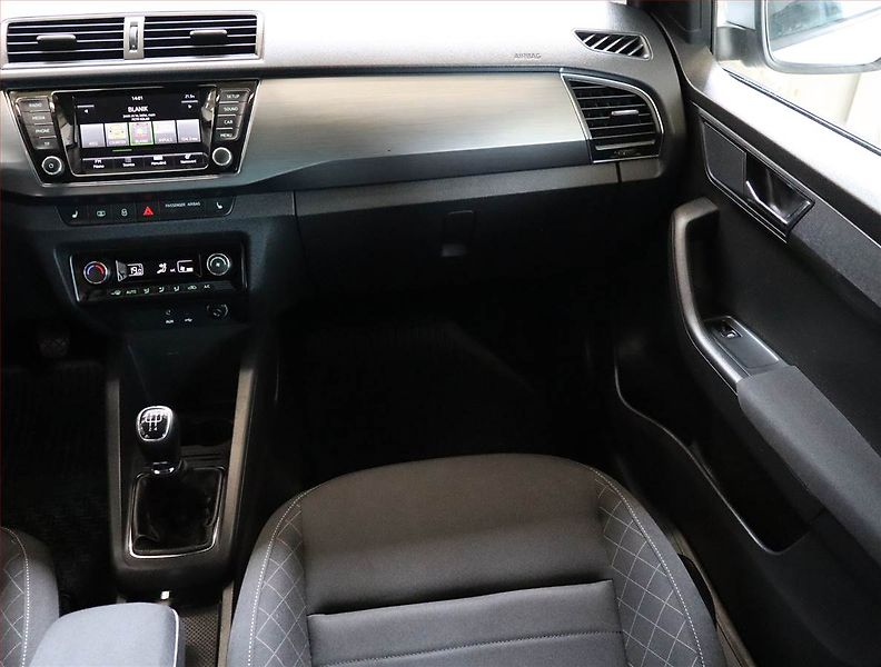 Škoda Fabia (2015) 1.2 TSI, Tempomat - fotka 8 z 18