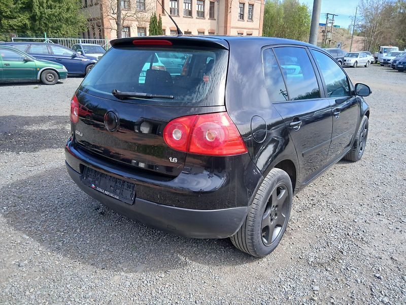Volkswagen Golf 1.6i, GT Look, automat - fotka 10 z 31