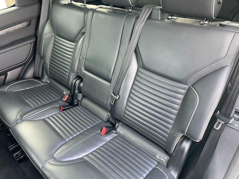 Land Rover Discovery (2017) 3.0Td6 190kW HSE LUXURY - fotka 23 z 44