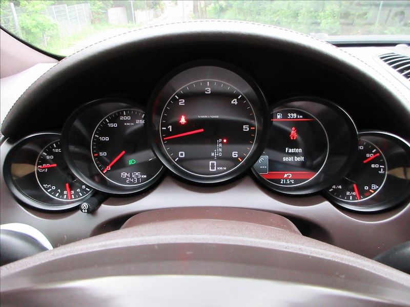 Porsche Cayenne 3,0 D, Navi, Kůže, 20ALU - fotka 18 z 33