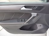Volkswagen Tiguan (2018) Highline 2,0 TDI 140kW DSG 4MO - náhled 18