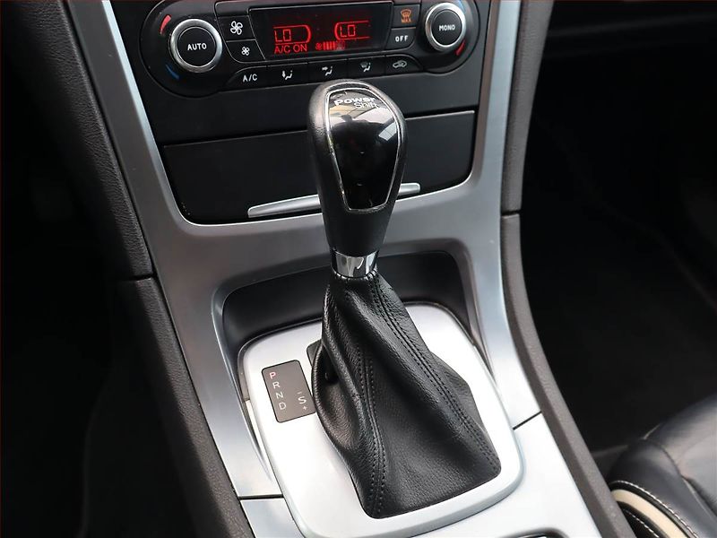 Ford Mondeo (2012) 2.0 TDCi, Automat, Tempomat - fotka 13 z 18