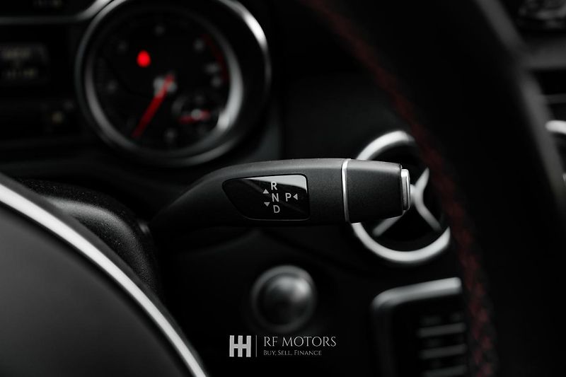 Mercedes-Benz CLA (2018) 220d SB 4Matic AMG - fotka 39 z 49