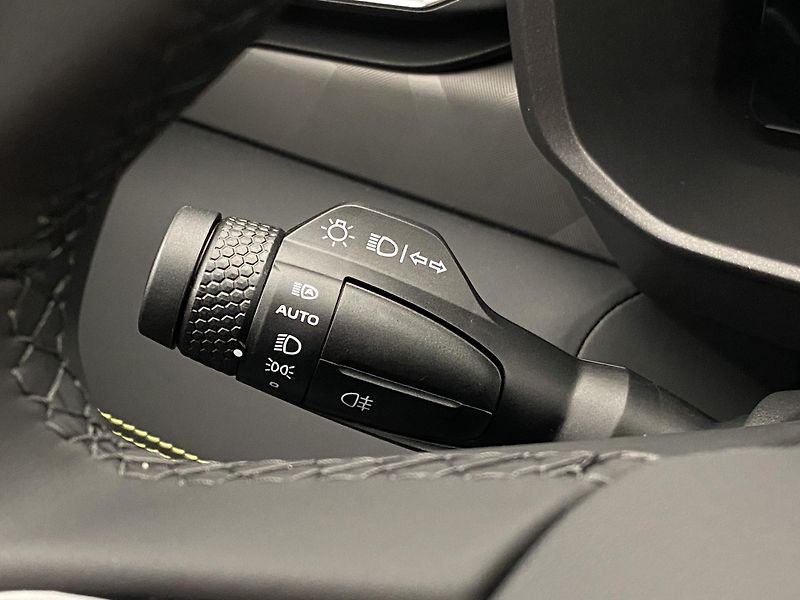 Lynk & Co 01 (2025) MORE PHEV AUT CZ 1.maj - fotka 35 z 90
