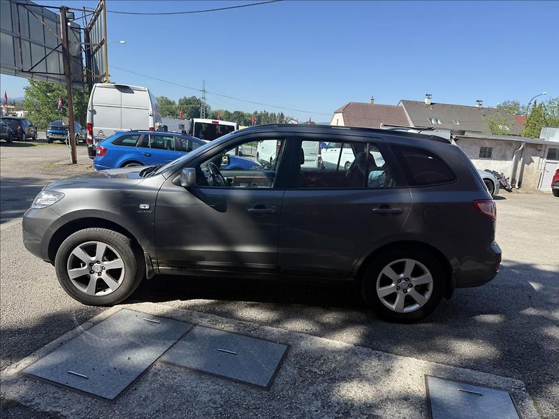 Hyundai Santa Fe 2,2 CRDi - fotka 7 z 25