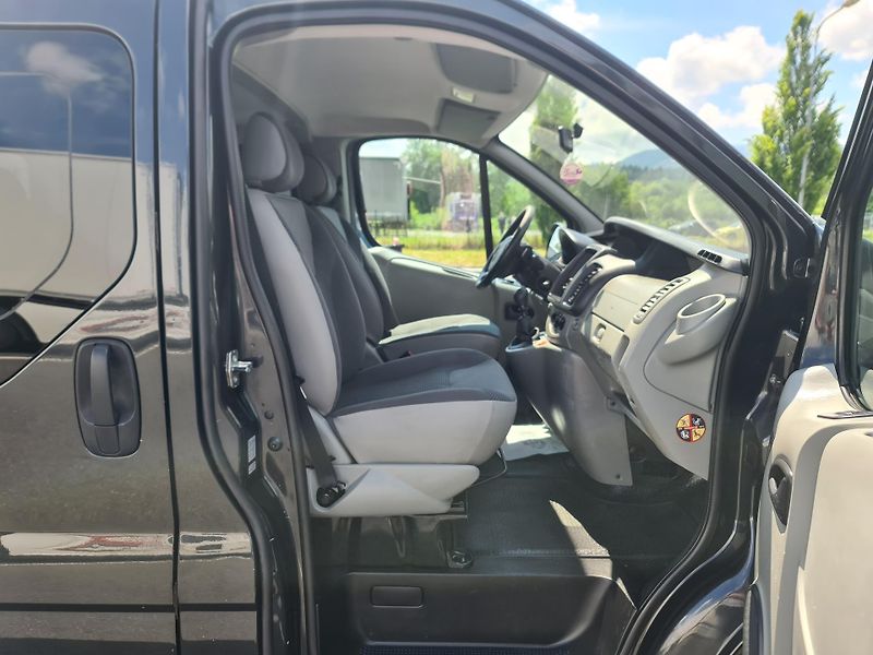 Opel Vivaro (2011) 2.0 CDTi 84-KW 8-MÍST KLIMA TE - fotka 24 z 39