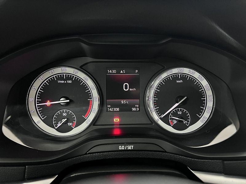 Škoda Karoq 2.0 TDI 110 KW 4x4 DSG - fotka 21 z 36