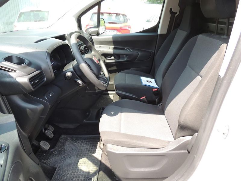 Fiat Dobló cargo (2023) 1.5HDi,L2,ČR,1.majitel - fotka 16 z 32