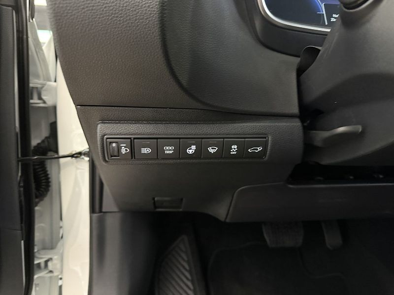 Toyota Corolla 2.0HEV, GR SPORT - fotka 13 z 16