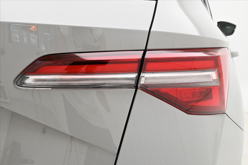 Škoda Karoq 2,0 TDI 110 kW 4x4 DSG Style Z - fotka 29 z 30