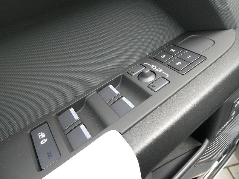 Land Rover Defender 110 4,4 OCTA P635 - fotka 12 z 47