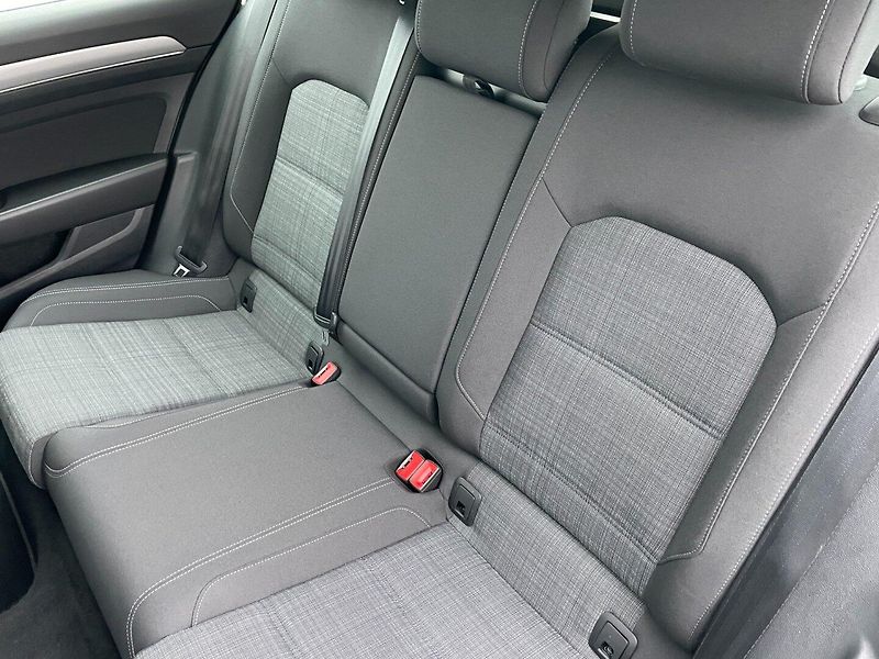 Volkswagen Passat (2020) Com. 2.0TDi 110kW! DSG! Navi! - fotka 18 z 37