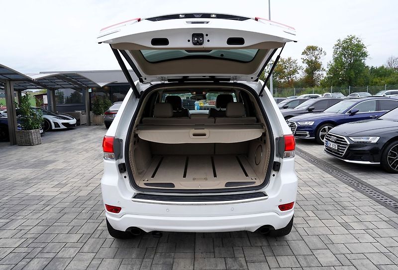 Jeep Grand Cherokee 3.0 CRD/Overland/Facelift/250 - fotka 11 z 46