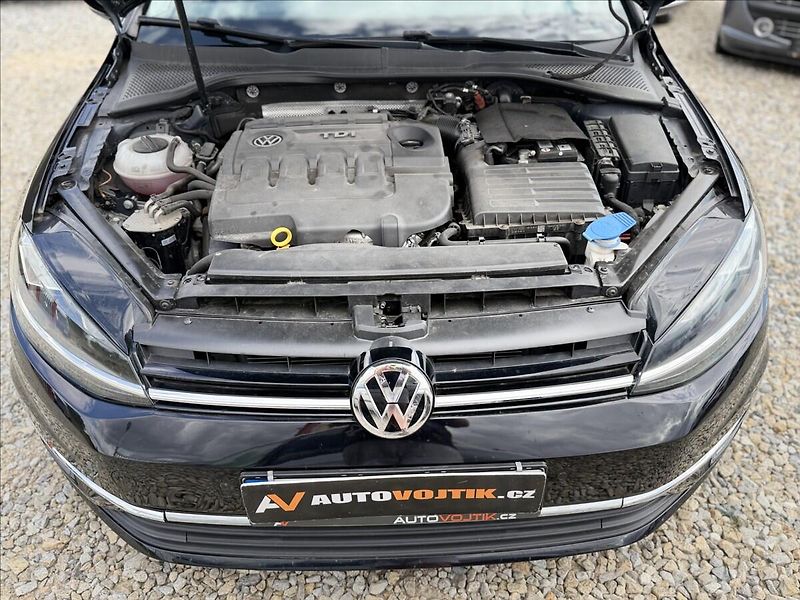 Volkswagen Golf 1,6 TDI 81kW DSG NAVI - fotka 27 z 27