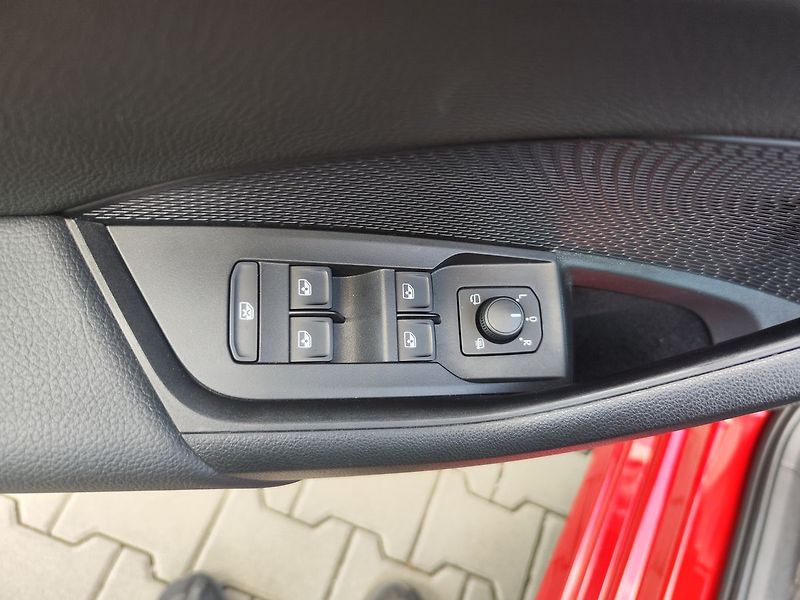 Škoda Octavia 1.5 TSI/85kW Selection - fotka 31 z 32