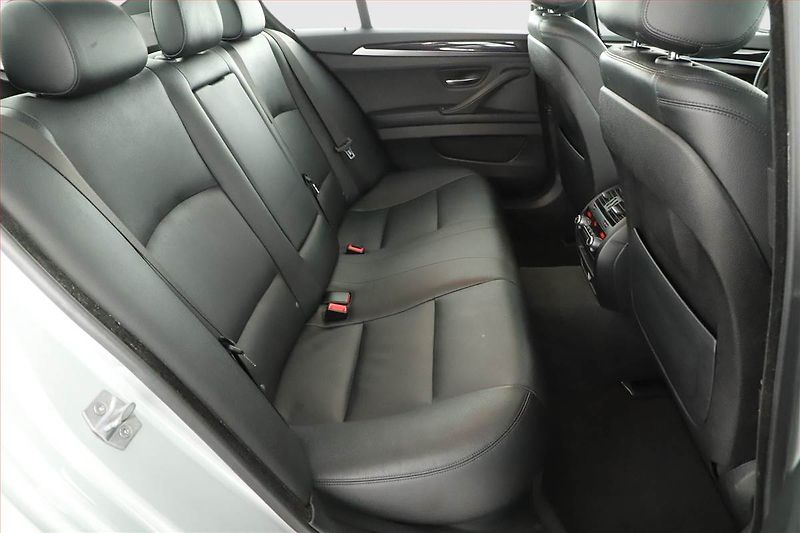 BMW Řada 5 (2014) 520d, Automat, Kůže, Tempomat - fotka 7 z 20