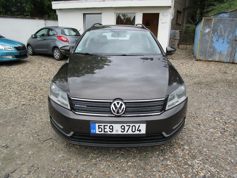 Volkswagen Passat 1,6TDI-77KW- 6-RYCHLOSTÍ - fotka 2 z 22