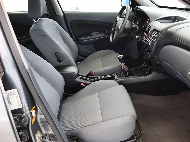 Nissan Almera (2007) 1.5, po STK, jezdí výborně - fotka 7 z 10